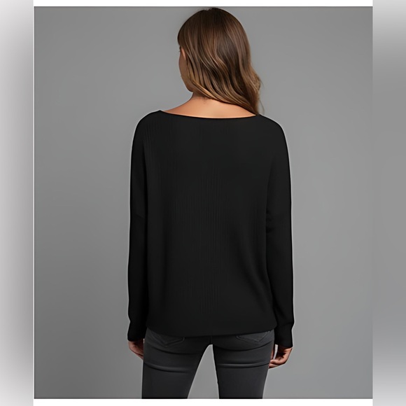 Color Block Asymmetrical Neck Tee - Picture 4 of 6